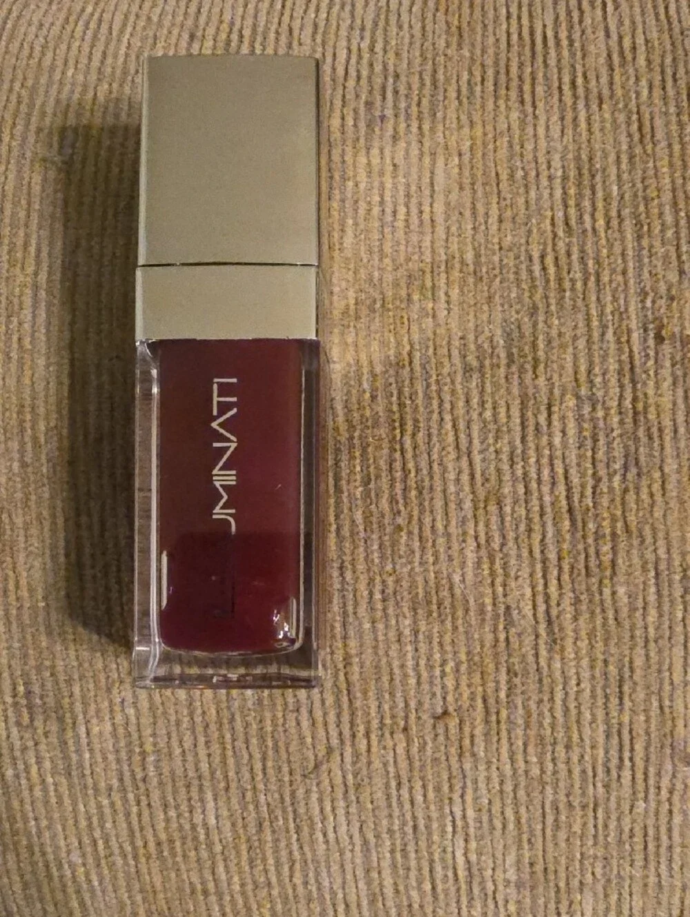 Illuminati Glowing Lip Oil - Hydrating Ultra-Shine